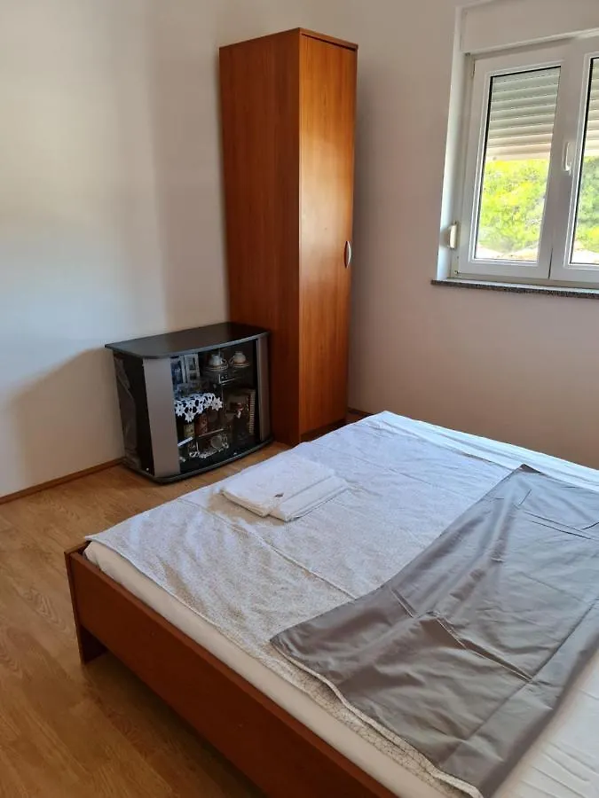 Aldi 5 Apartment Pula Croatia