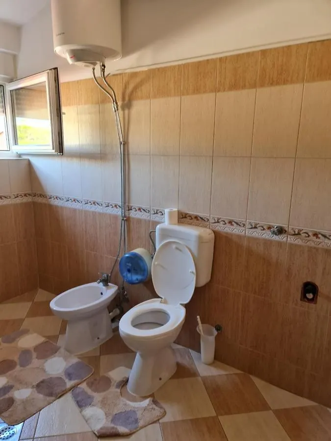 Aldi 5 Apartment Pula 0*,  Croatia